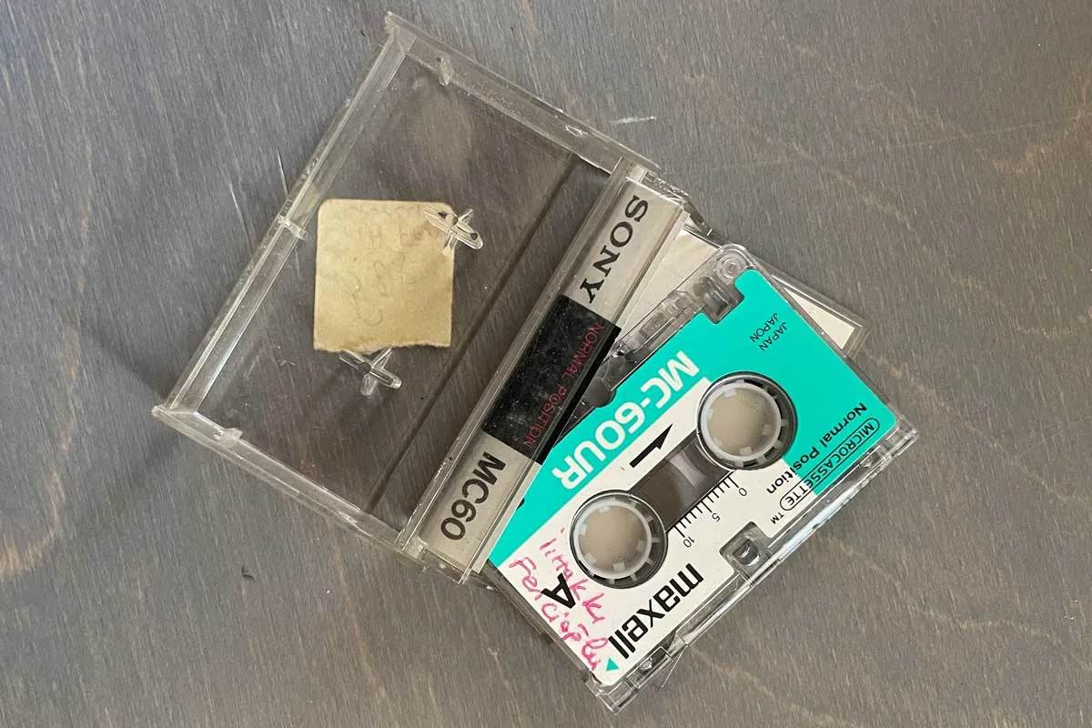 Yelda'nın arşivindeki ses kayıtlarının yer aldığı kasetelrden birinin fotoğrafı